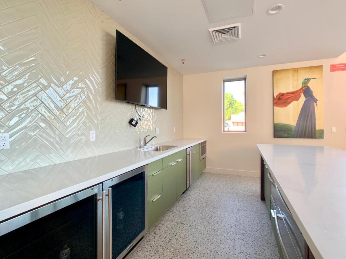 Kasa Phoenix Aparthotel 4*