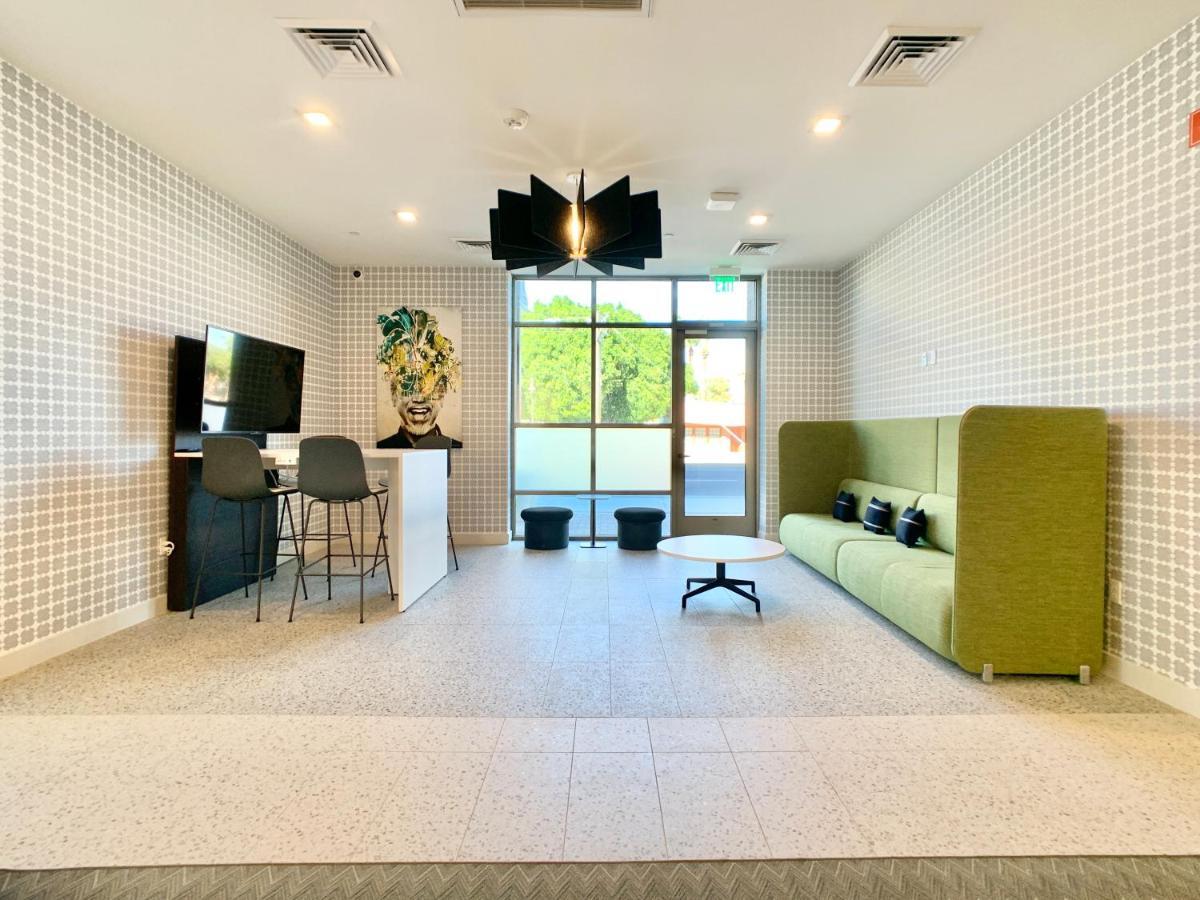 Kasa Phoenix Aparthotel